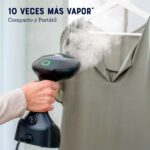 Oster Vaporizador de Telas Portátil con Cable de 2,5 mts, Capacidad de 240 ml, Negro GCSTES101