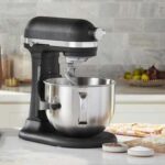 Batidora KitchenAid Artisan 6.6L con bowl elevable - Cast Iron Black (KSM70SKXXBK)